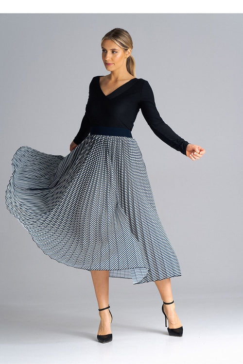 Midi pleated skirt with elastic waistband
