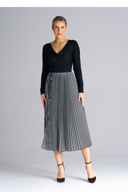 Midi pleated skirt with elastic waistband